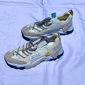 Men’s Shein white sneakers